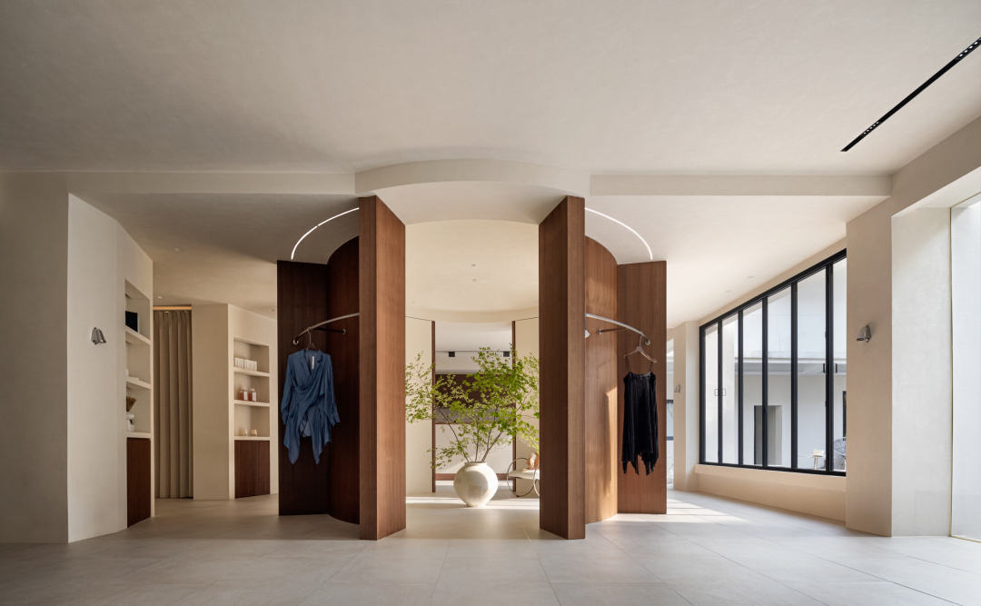 CIELOBLU | 基路伯 X JUNESHAN集成买手店,新旧共生的平衡美学(图3) 微信图片_20240509104643.png